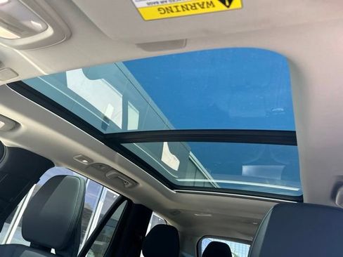 Certified 2025 Volvo XC90 B6 Plus AWD/4WD image 31