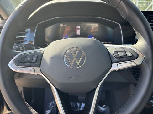 Used 2025 Volkswagen Jetta SE image 27