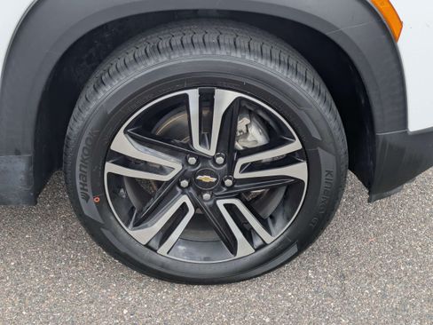 Used 2023 Chevrolet TrailBlazer LT w/ Convenience Package FWD image 10