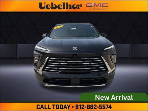 Used 2025 Buick Enclave Preferred image 13