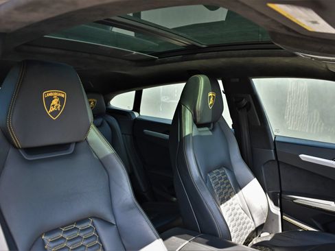 Used 2020 Lamborghini Urus AWD/4WD image 16