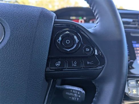 Used 2019 Toyota Prius XLE image 25