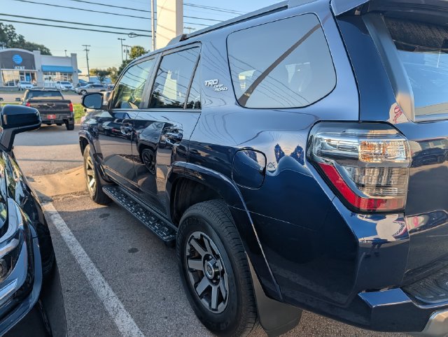 Used 2023 Toyota 4Runner TRD Off-Road Premium w/ Moonroof Package AWD/4WD image 2