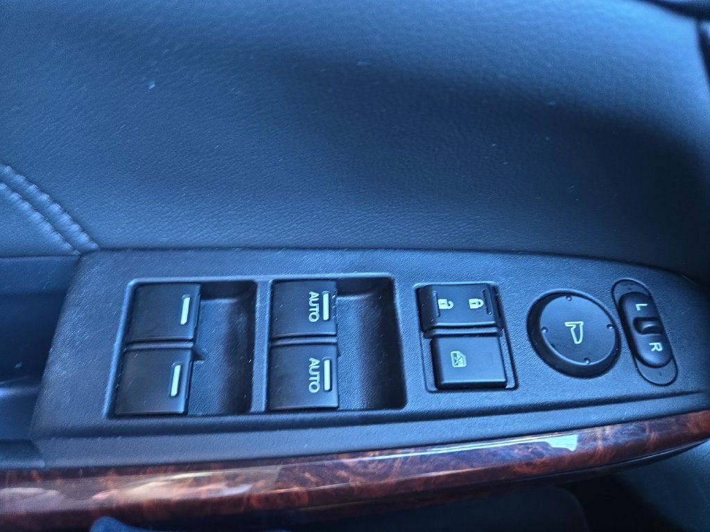 Used 2010 Honda Crosstour EX-L image 16