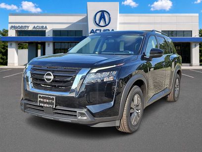 Used 2025 Nissan Pathfinder SV