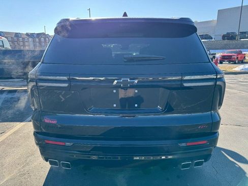 Used 2024 Chevrolet Traverse RS image 4