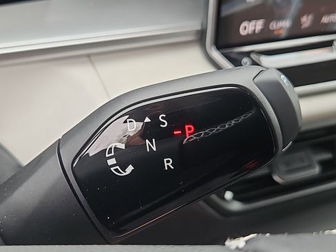 New 2026 Volkswagen Tiguan SE AWD/4WD image 14