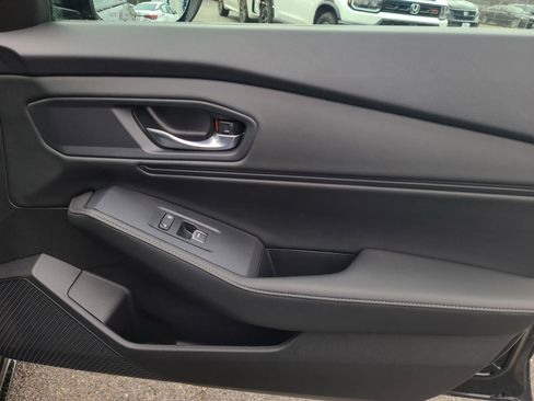 Used 2025 Honda Accord Sport image 25