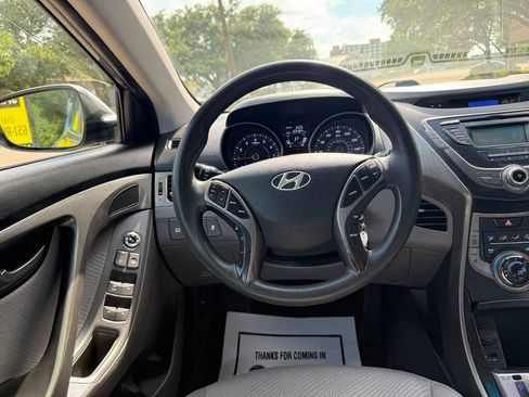 Used 2013 Hyundai Elantra GLS w/ Preferred Pkg FWD image 18