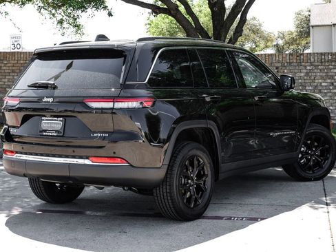 Used 2022 Jeep Grand Cherokee Limited image 16