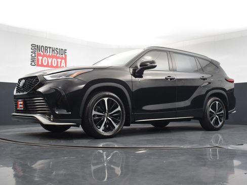 Used 2022 Toyota Highlander XSE AWD/4WD image 36