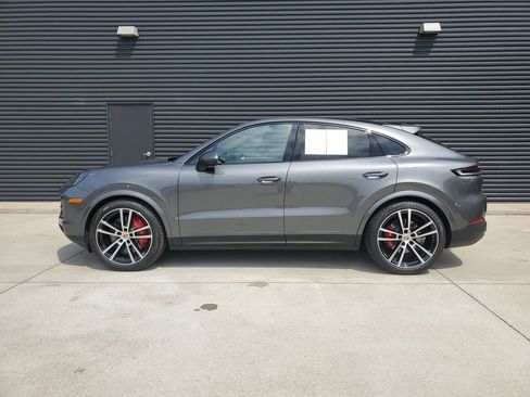 Used 2026 Porsche Cayenne S AWD/4WD image 2