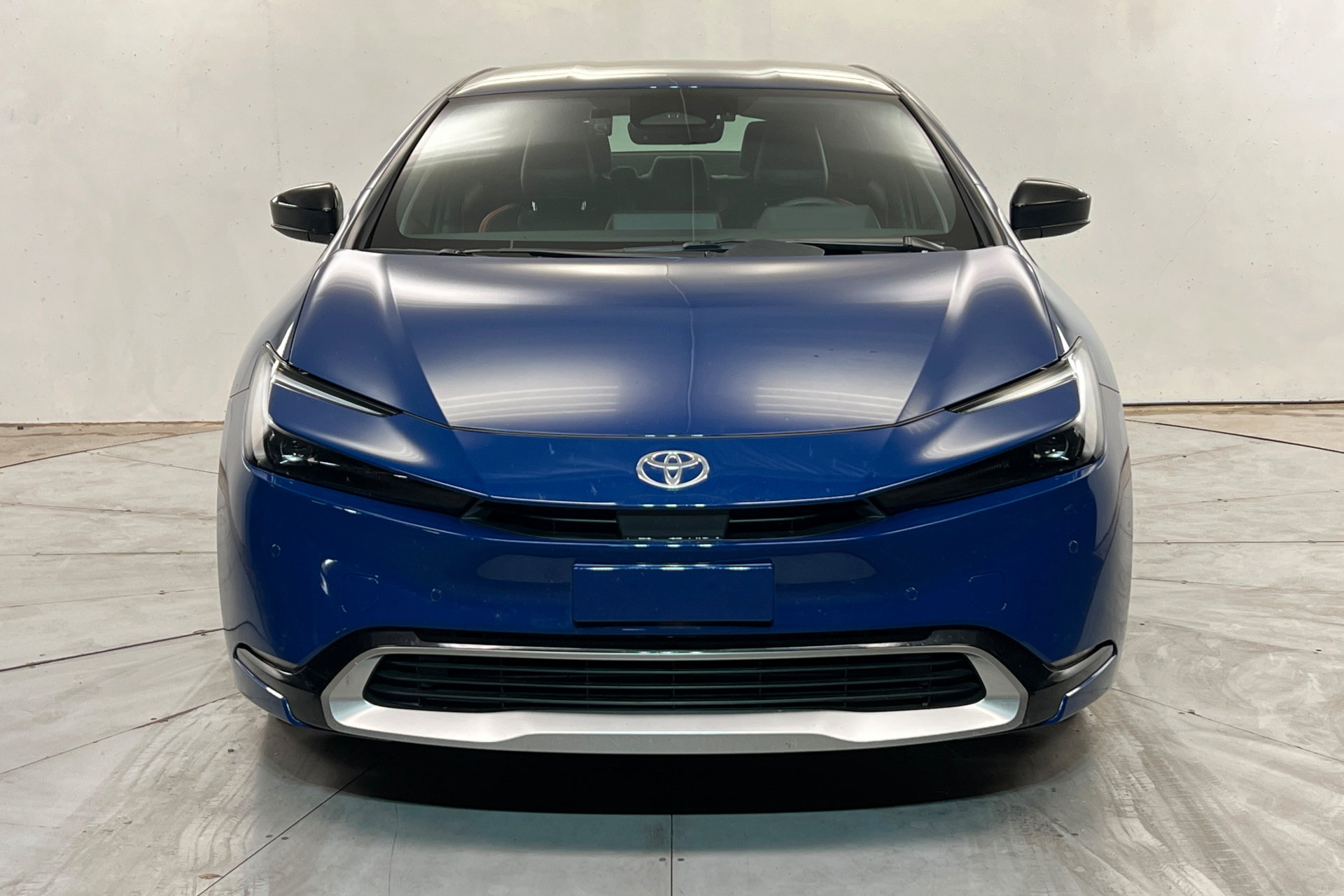 Certified 2025 Toyota Prius Plug-In Hybrid FWD image 9