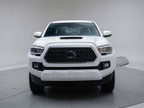 Used 2018 Toyota Tacoma TRD Sport AWD/4WD image 8