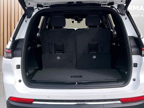 New 2025 Jeep Grand Cherokee L Laredo w/ Luxury Tech Group I image 25