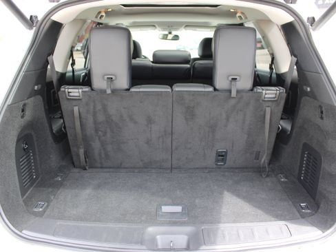 Used 2019 Nissan Pathfinder SL w/ SL Premium Package AWD/4WD image 5