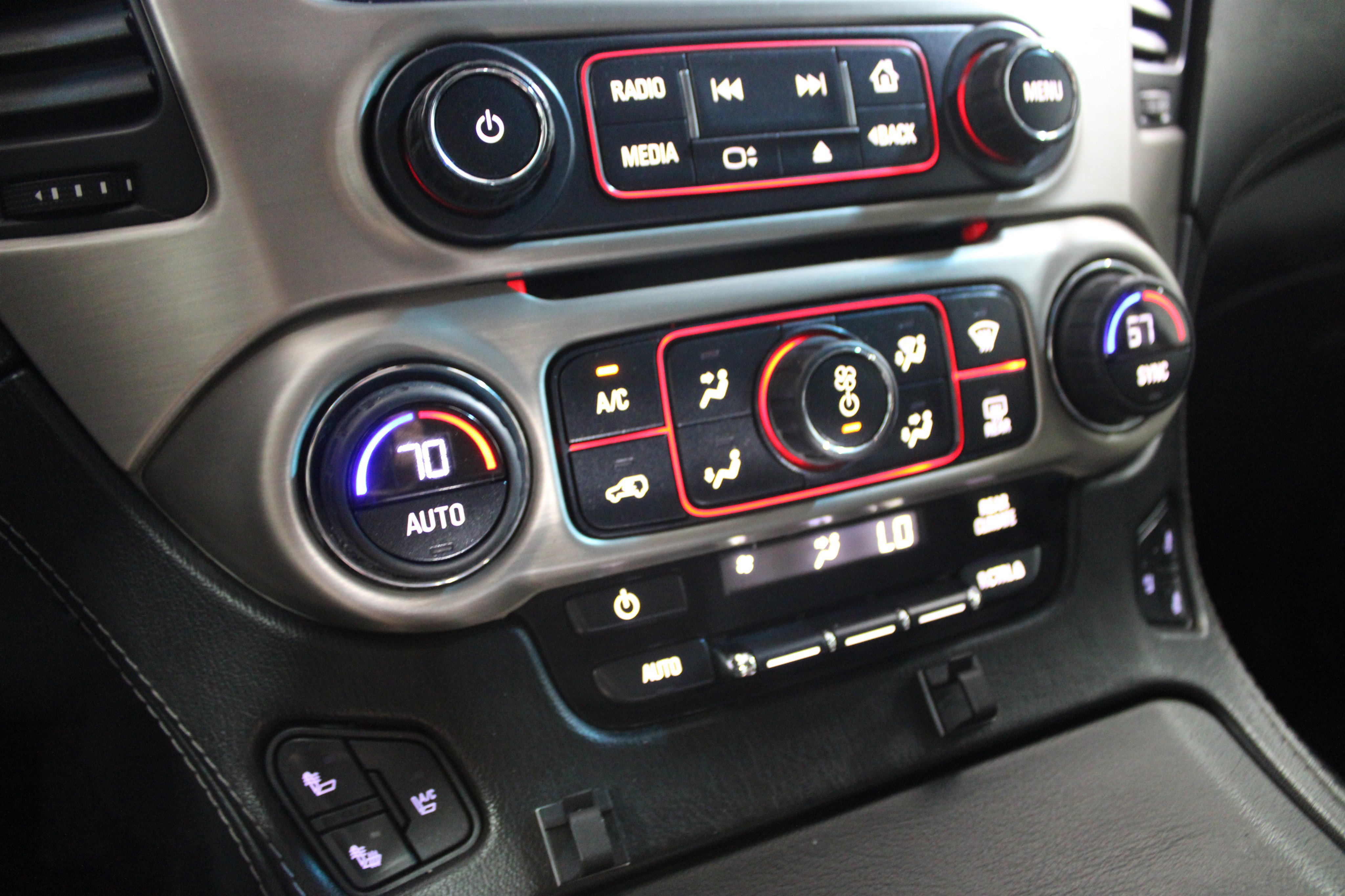 Used 2015 GMC Yukon Denali w/ Touring Package AWD/4WD image 25