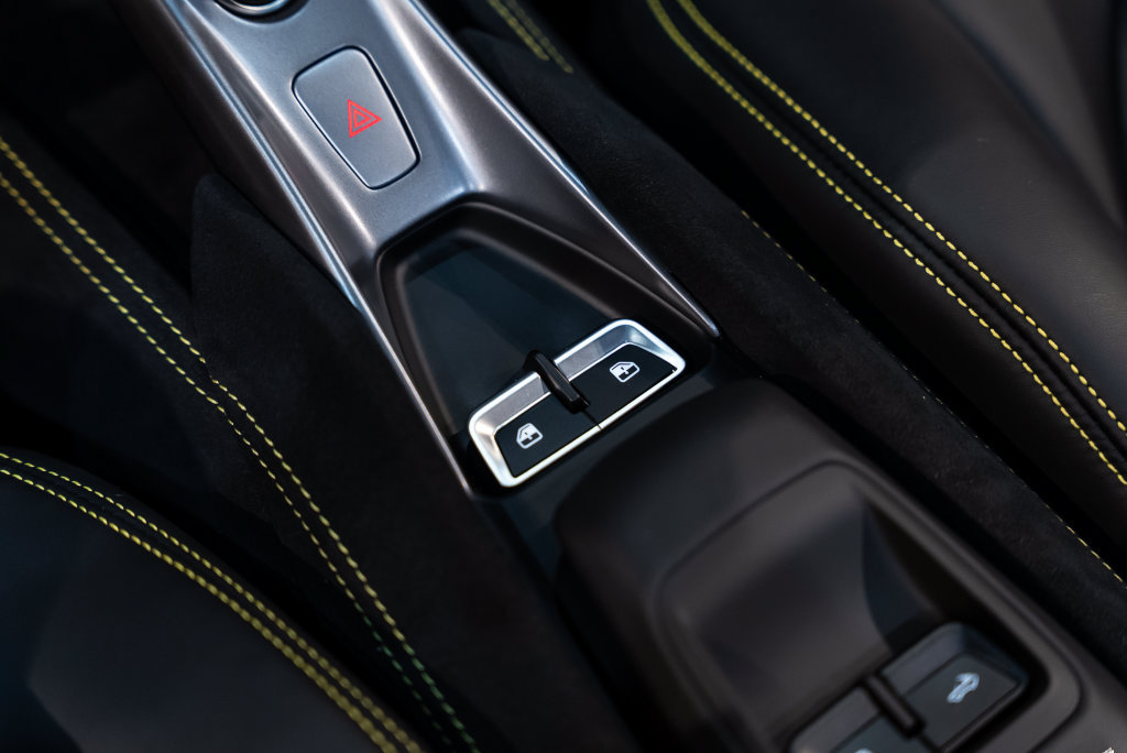 Certified 2021 Ferrari F8 Tributo RWD image 38