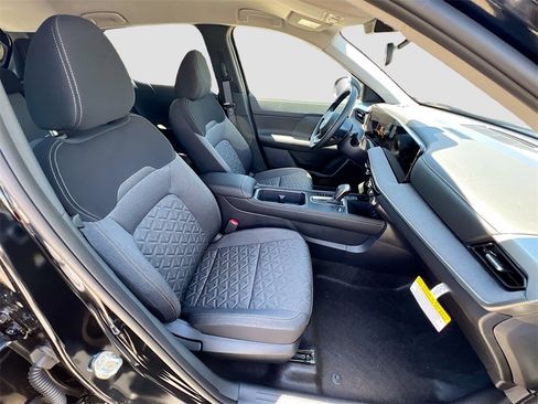 New 2025 Nissan Kicks SV image 25