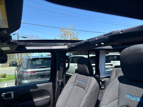 Used 2024 Jeep Wrangler Unlimited Rubicon 4xe w/ Convenience Group AWD/4WD image 12