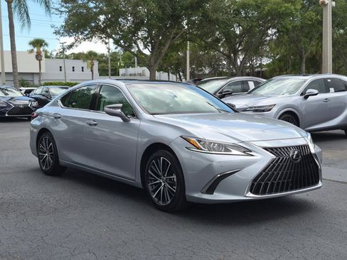 Certified 2025 Lexus ES 350 w/ Premium Package FWD image 3