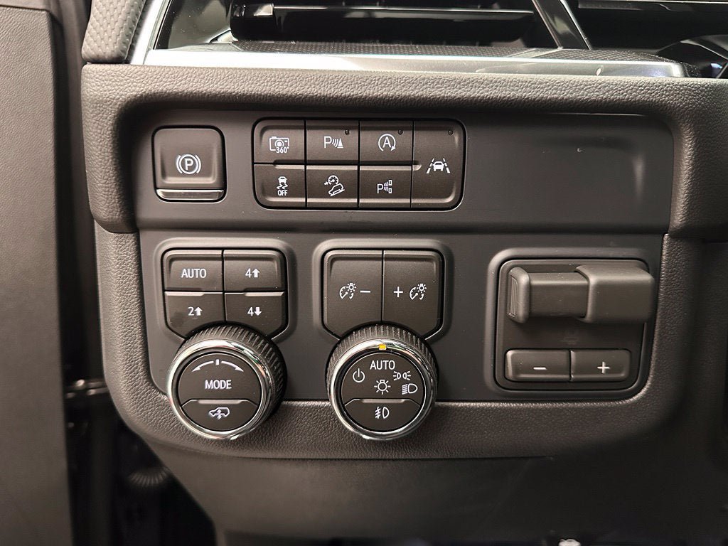 New 2027 Chevrolet Tahoe RST w/ Advanced Technology Package AWD/4WD image 11