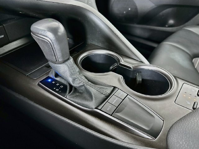 Used 2024 Toyota Camry SE w/ Cold Weather Package FWD image 26