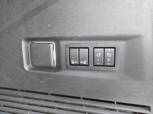 Used 2021 GMC Yukon Denali w/ Denali Ultimate Package image 21