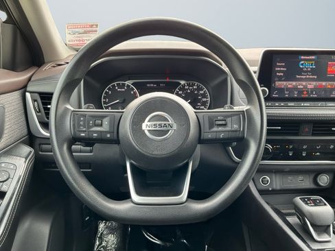 Used 2021 Nissan Rogue S FWD image 11