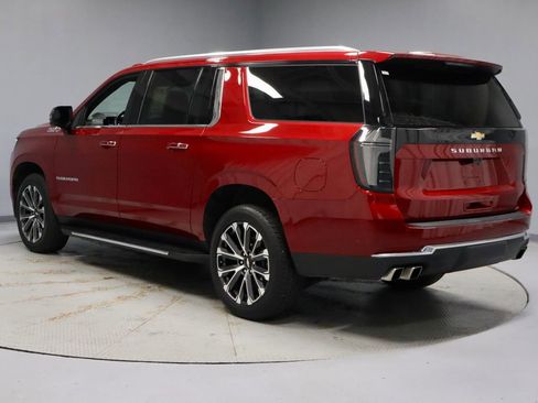 Used 2025 Chevrolet Suburban High Country w/ Sun And Tow Package AWD/4WD image 9