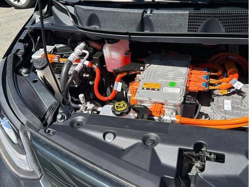 Used 2017 Chevrolet Bolt LT FWD image 26