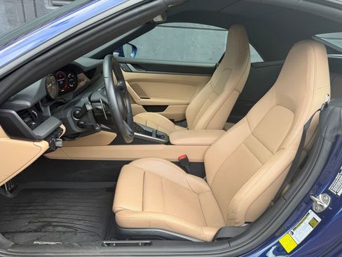 Certified 2024 Porsche 911 Carrera RWD image 5