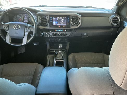 Used 2016 Toyota Tacoma TRD Off-Road image 15
