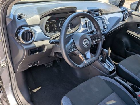 Used 2025 Nissan Versa SV FWD image 33