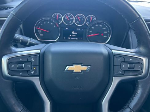 Used 2021 Chevrolet Suburban LT w/ LT Signature Package image 26