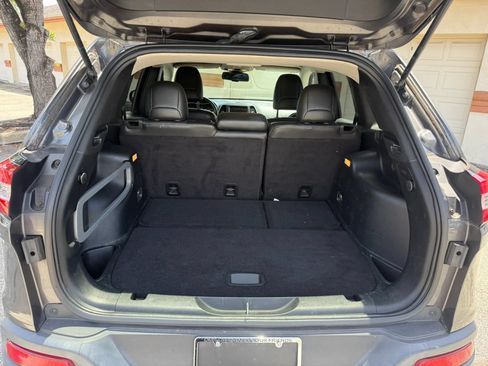 Used 2016 Jeep Cherokee Limited AWD/4WD image 8
