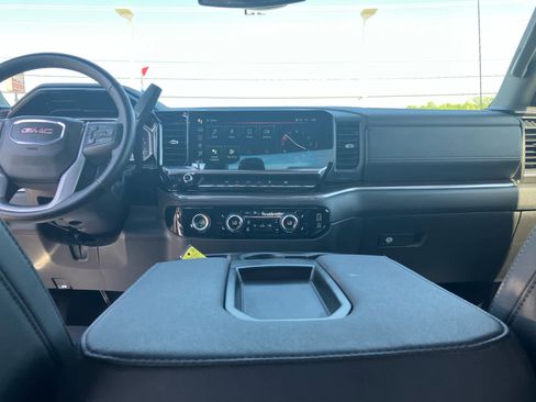Used 2024 GMC Sierra 1500 SLT AWD/4WD image 33