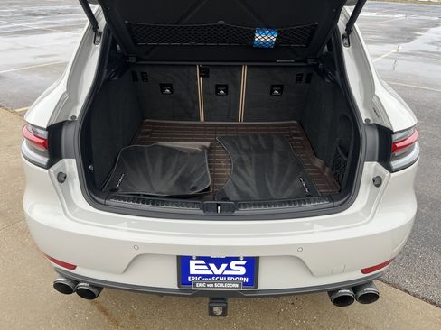 Used 2020 Porsche Macan Turbo image 21