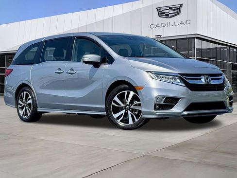 Used 2019 Honda Odyssey Elite image 2
