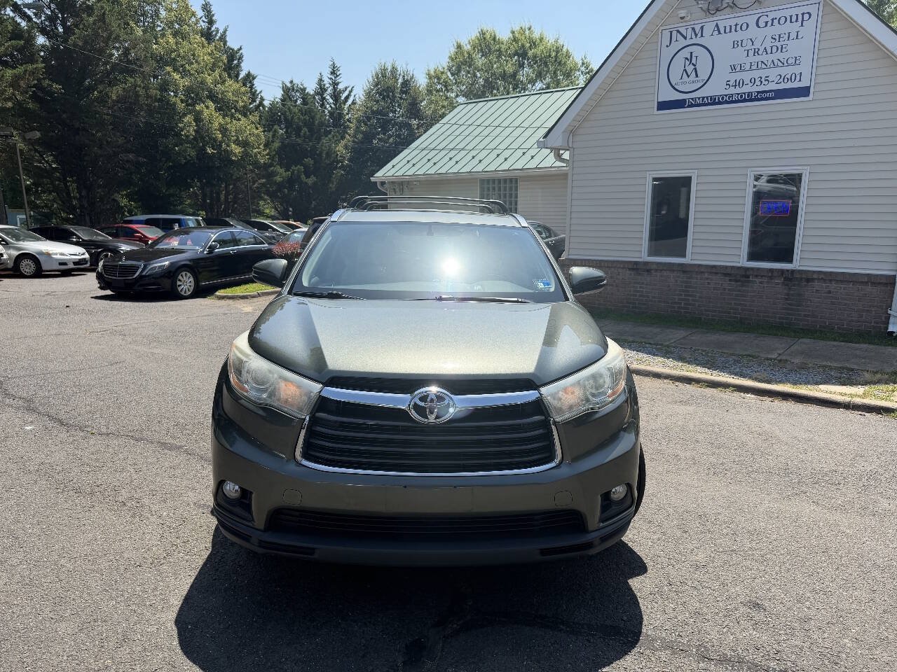 Used 2016 Toyota Highlander XLE AWD/4WD image 2