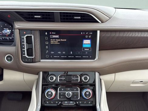 Used 2023 GMC Yukon Denali AWD/4WD image 17
