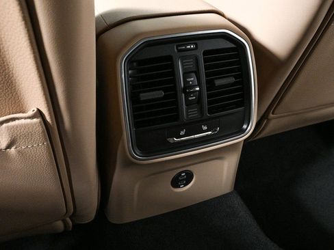 Used 2026 Porsche Macan image 21