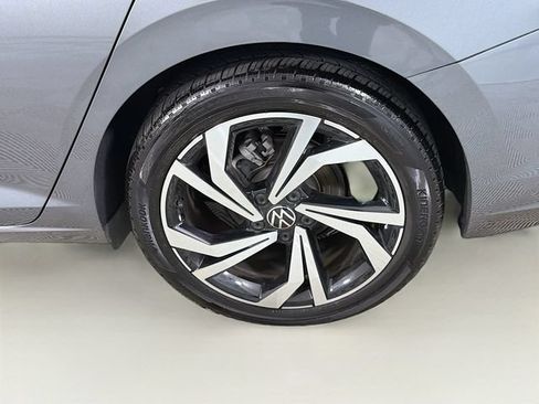 Certified 2025 Volkswagen Jetta SEL FWD image 31