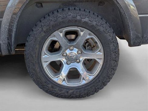 Used 2017 RAM 1500 Laramie w/ Convenience Group image 9