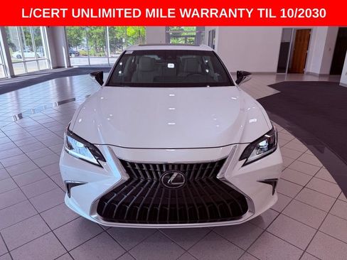 Used 2025 Lexus ES 300h w/ Premium Package FWD image 2