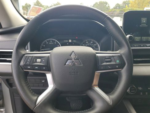 Used 2024 Mitsubishi Outlander SE image 10