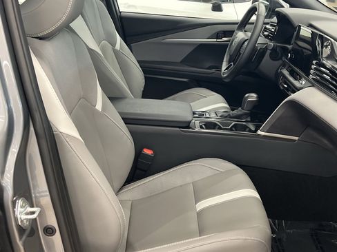 Used 2025 Toyota Camry SE image 24