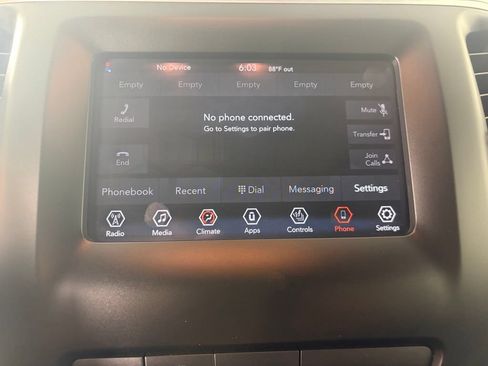 Used 2019 Jeep Cherokee Latitude Plus AWD/4WD image 3
