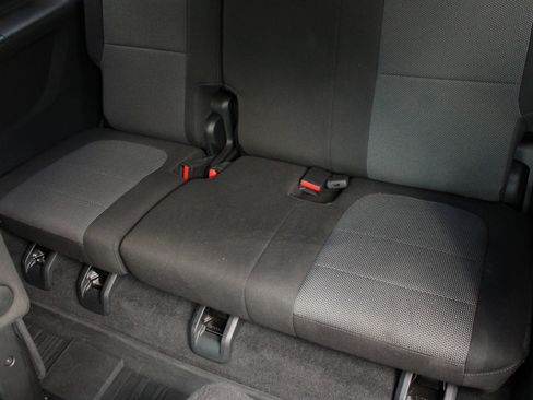 Used 2023 Chevrolet Traverse LT FWD image 19