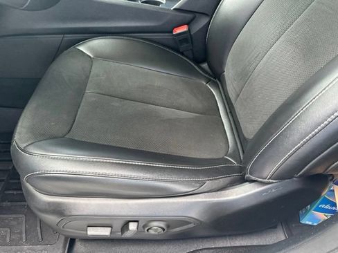 Used 2024 Jeep Grand Cherokee L Altitude RWD image 11